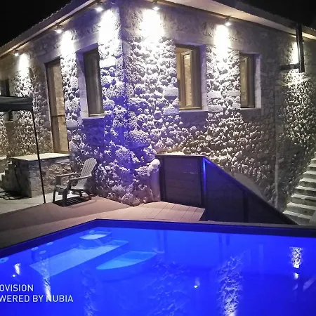 Pool House אויטילון
